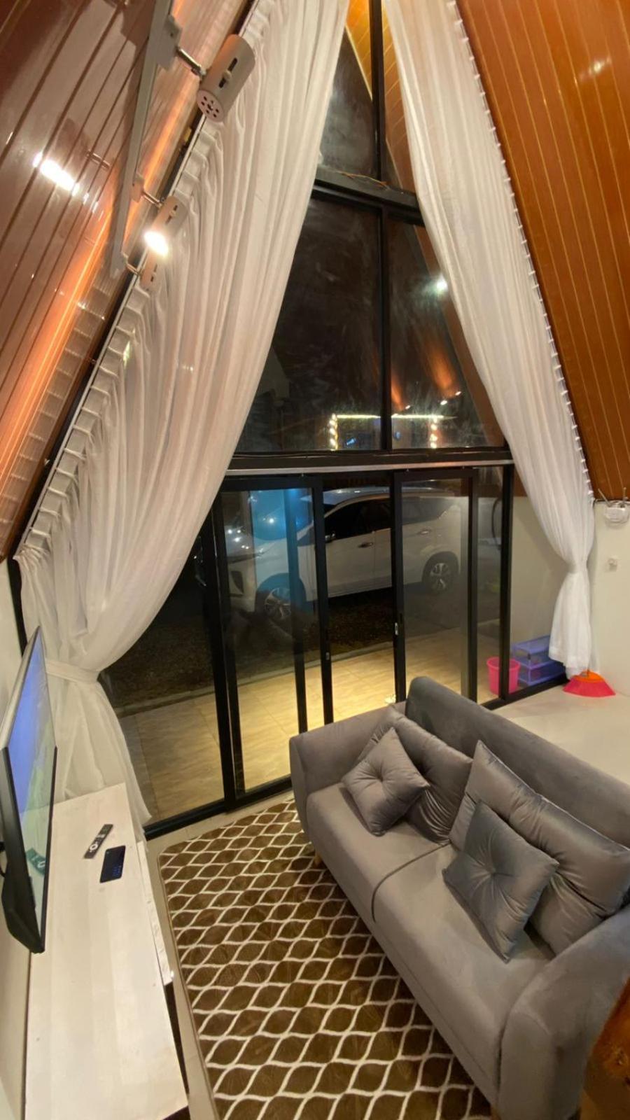 Agriya Lubis Cabin Diyeng Kamer foto
