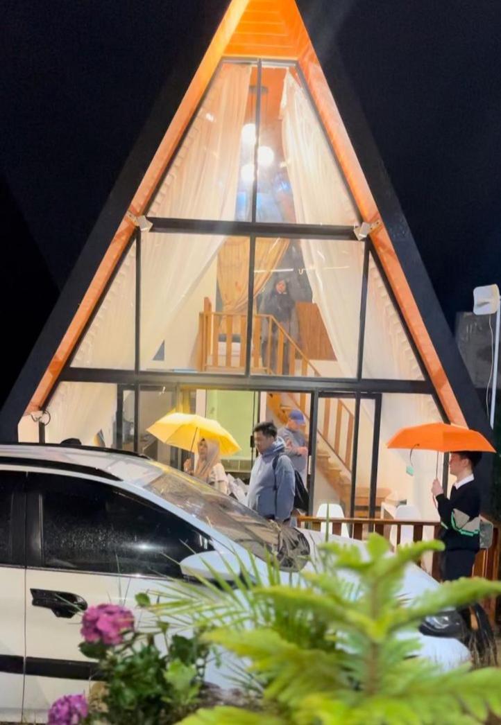 Agriya Lubis Cabin Diyeng Buitenkant foto